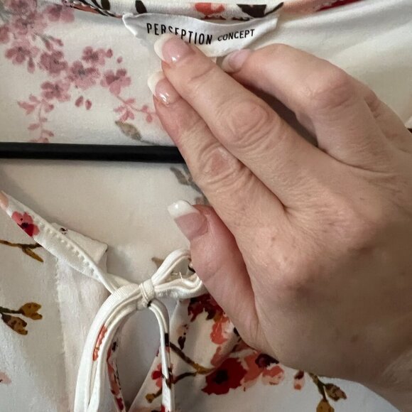 Perseption Concept Ruffled Sleeve Floral Blouse - Picture 2 of 3